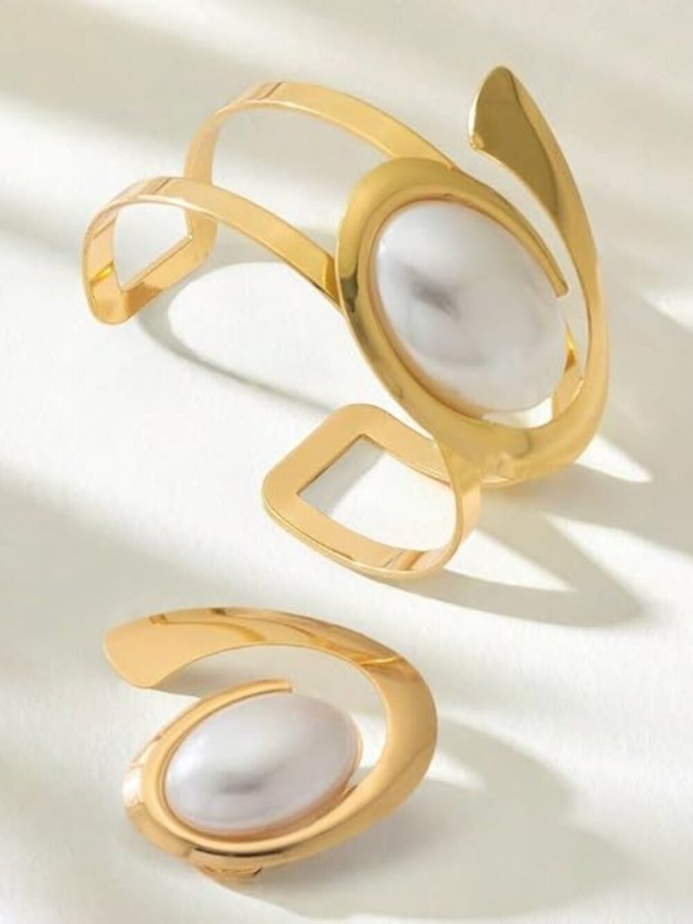 Women Trendy Oval White Acrylic Bracelet Ring Set - Picture 2 of 5